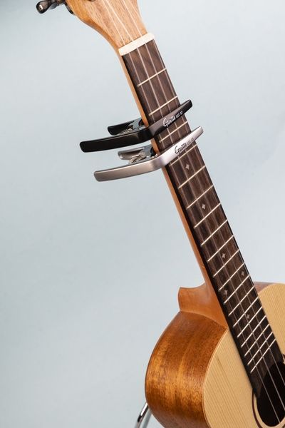 Каподастр для укулеле Guitto GGC-07 Silver 128128 фото