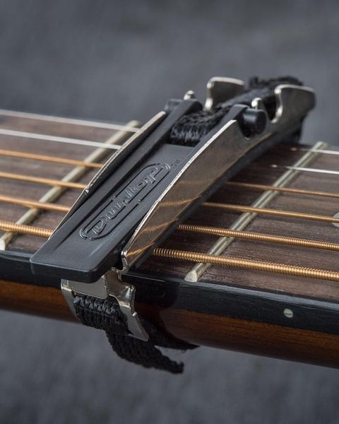 Каподастр для акустической гитары Dunlop 15C Deluxe Toggle Curved Capo 113747 фото