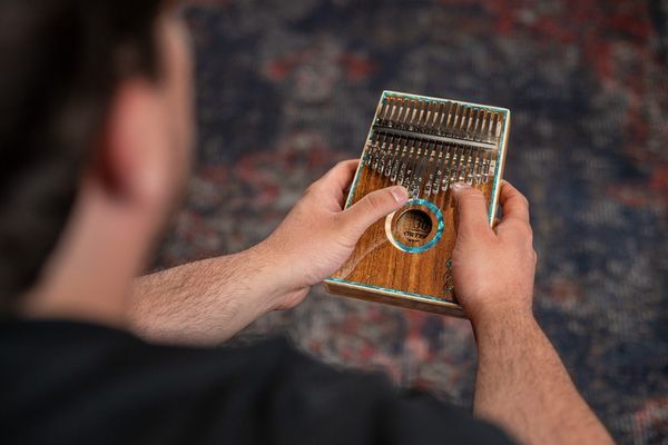 Калимба Ortega 30th Anniversary Solid Acacia OKB30TH-JF Jellyfish, 17 Keys