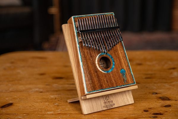 Калимба Ortega 30th Anniversary Solid Acacia OKB30TH-JF Jellyfish, 17 Keys