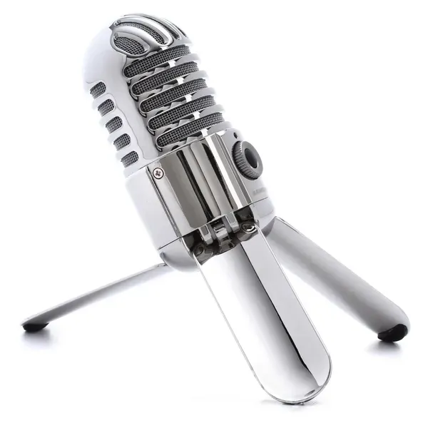 Meteor angled on its legs: adjust height and working orientation for the singer.