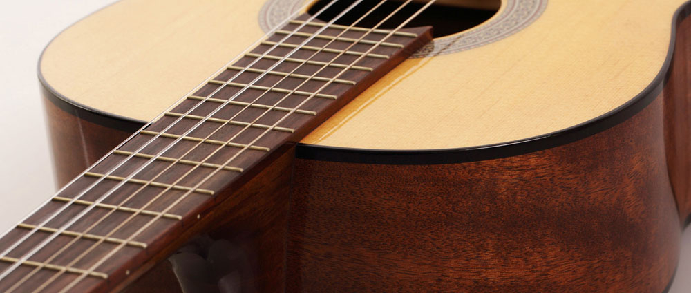 Cort AC100 Semi Gloss — общий вид