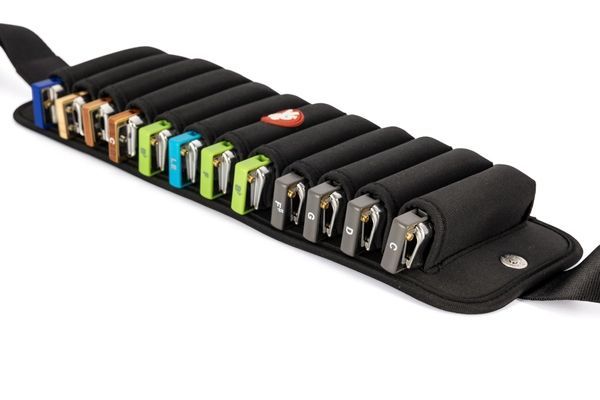 Ремень-держатель для губных гармошек Hohner Flex Belt MZ91144 (для 12-ти гармошек) 128117 фото