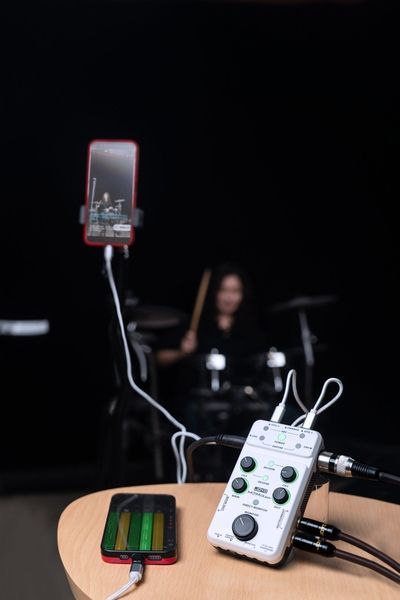 Аудіоінтерфейс Joyo MOMIX Pro