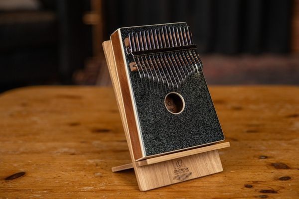 Калимбо Ortega Percussion OKB4-MBK Solid Acacia, 17 Keys