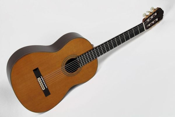 Электрогитара YAMAHA GC32C 33591 фото