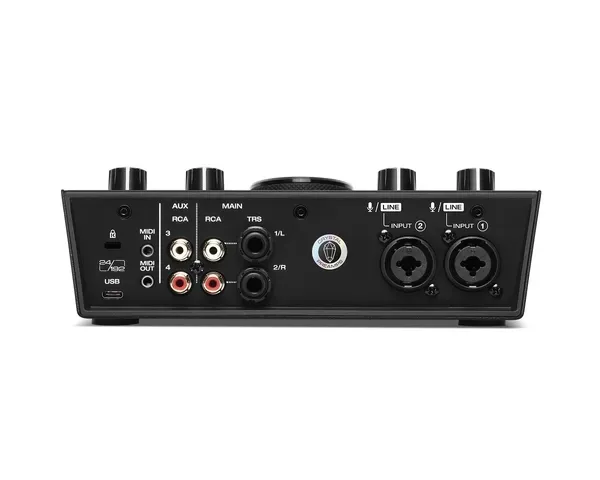 Задняя панель AIR 192|8: разъёмы RCA и TRS нужно сопоставлять с независимыми выходными каналами.