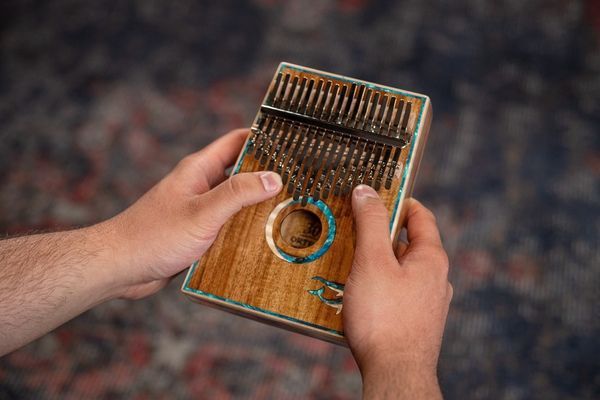 Калимба Ortega 30th Anniversary Solid Acacia OKB30TH-BW Blue Whales, 17 Keys