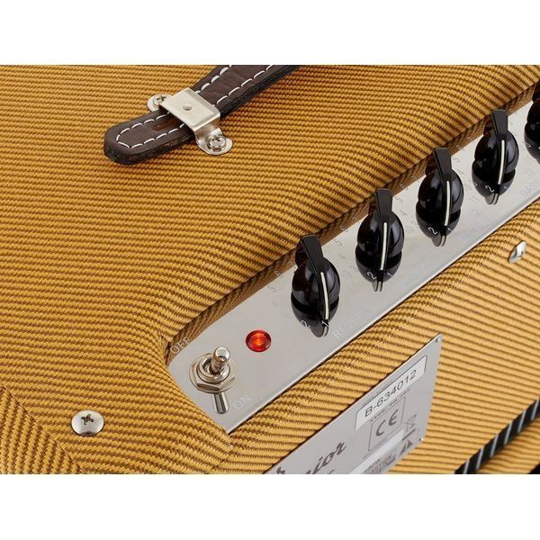 Ламповий комбоусилитель Fender Blues Junior Lacquered Tweed 189900 фото