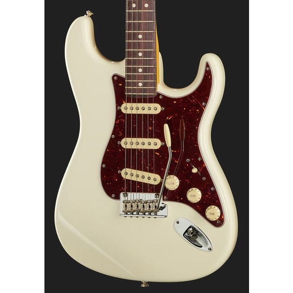 Fender American Professional II Stratocaster (Olympic White) — звукосниматели, бридж и органы управления гитары
