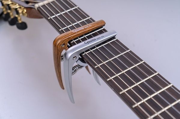 Каподастр для класичної гітари Guitto GGC-04 Silver 128005 фото
