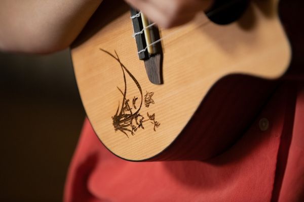 Укулеле зі звукознімачем Ortega Bonfire RU5CE Concert Ukulele Spruce/Sapele Natural 126666 фото