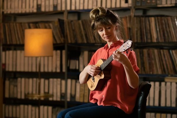 Укулеле зі звукознімачем Ortega Bonfire RU5CE Concert Ukulele Spruce/Sapele Natural 126666 фото