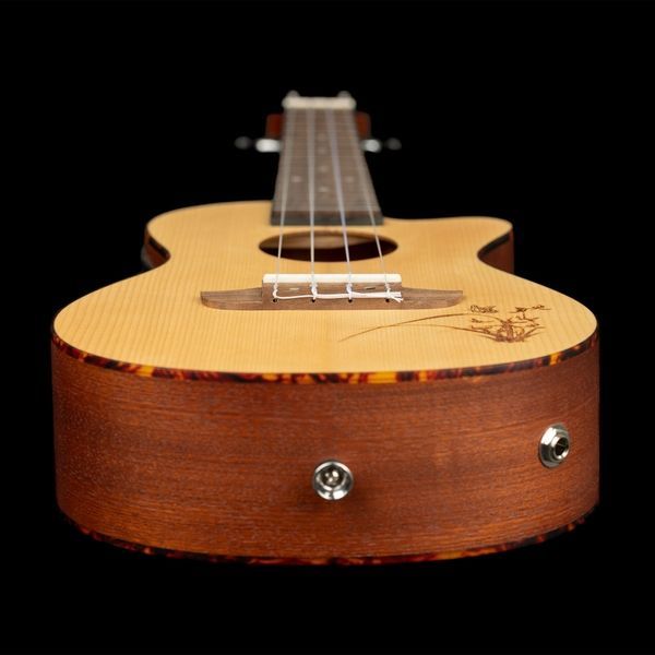 Укулеле зі звукознімачем Ortega Bonfire RU5CE Concert Ukulele Spruce/Sapele Natural 126666 фото